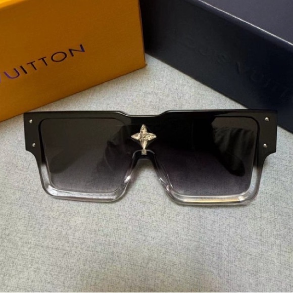 Used once Louis Vuitton Sunglasses - Picture 1 of 5